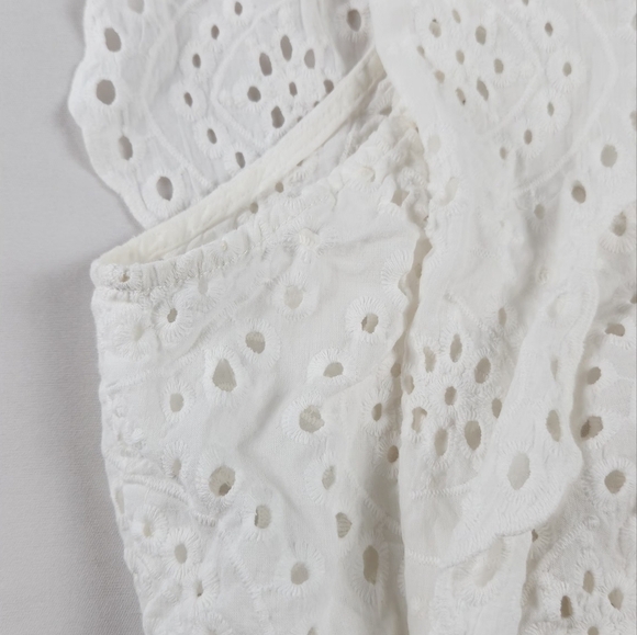 Me To We White Cotton Eyelet Shirt/Blouse Cropped. - Picture 6 of 8